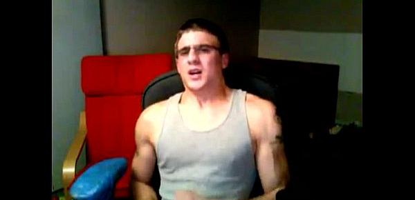  Hot muscled nerd jerking off